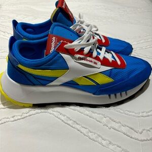 Reebox CL Legacy Sneakers Size 7 men. New with tags. Blue, White and Red.